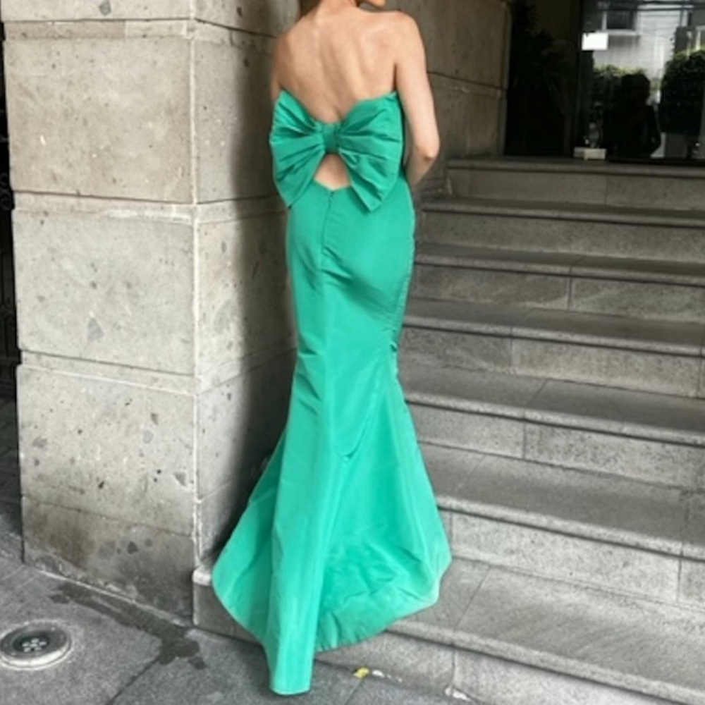 Alexia Maria Green gown dress size 2